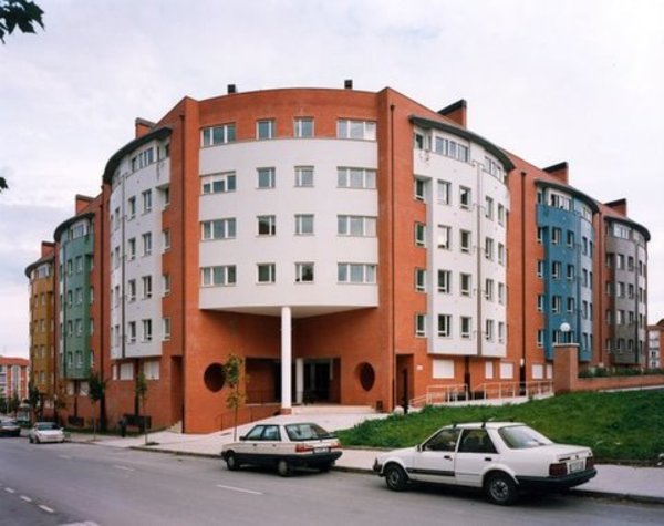 EDIFICIO PARA 126 V.P.P., TRASTEROS Y GARAJE EN MONTEVIL, GIJÓN