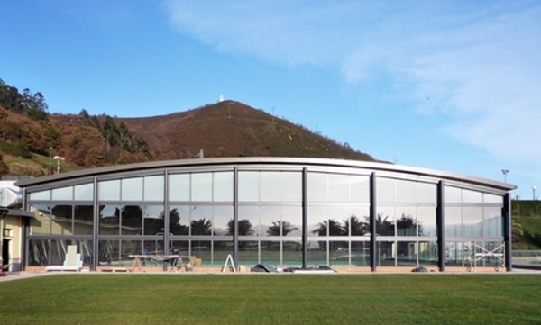 PISCINAS Y CENTRO DE HIDROTERAPIA EN EL CENTRO ASTURIANO DE OVIEDO